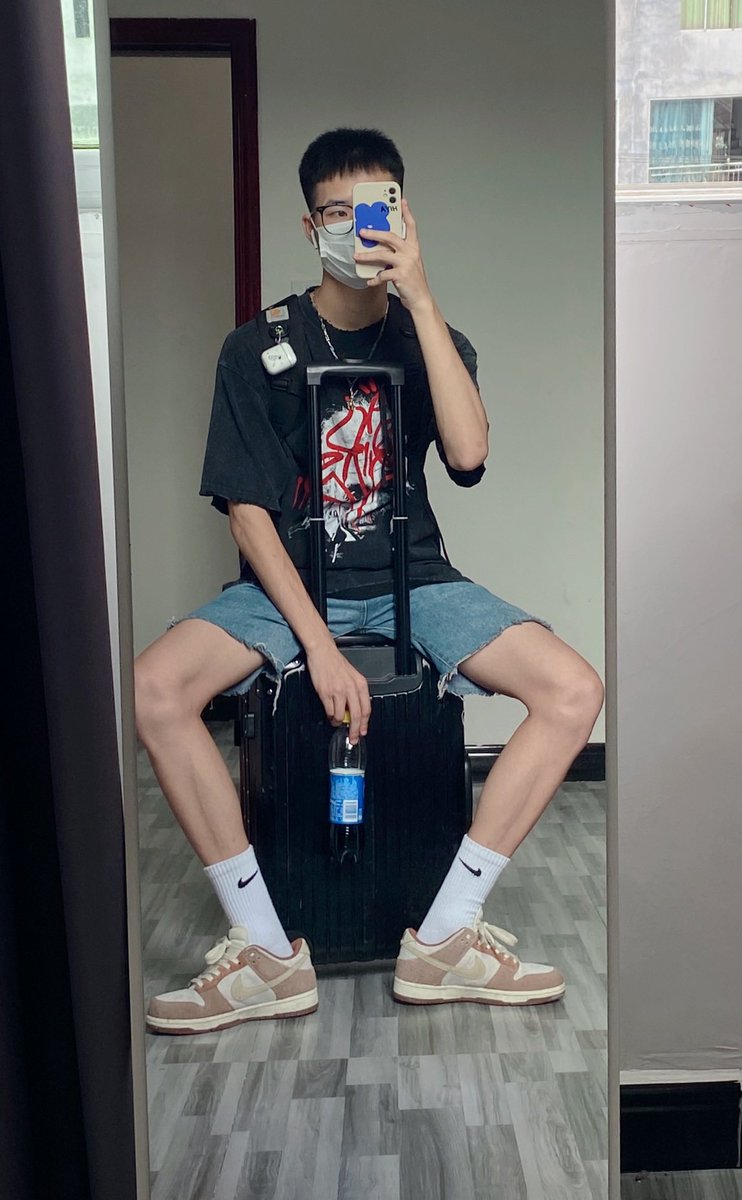 Felton00000062's tweet photo. 已到���上课！😈 https://t.co/gHxeCWfRO8