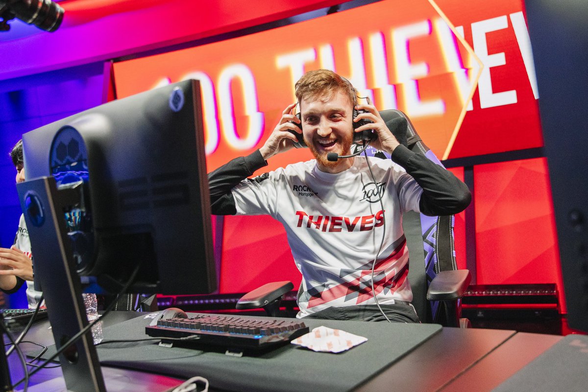 ohosh1n's tweet image. LCS 2021 Championships 📸 

GO CRAZY @100Thieves 💯