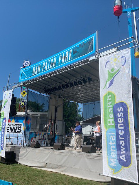 MH_Awareness_MN's tweet photo. Thank you Commissioner Thom Petersen for presenting our proclamation declaring today Mental Health Awareness at the State Fair day in Minnesota. #mnstatefair #mentalhealth https://t.co/tNftTjsLoe