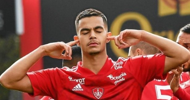 -<a href="/DiMarzio/">Gianluca Di Marzio</a>
نادي بريست رفض عرض ميلان، الفريق قرر عدم بيع الاعب