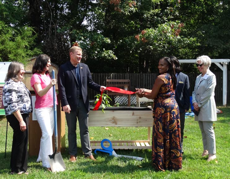 'The best part about gardening is giving the care and watching the transformation into something good from the earth,' said Tim Turner."

Check out the <a href="/WDCGardener/">Washington Gardener</a> story about Pathway Homes' Community Garden on pg. 17 of their August issue! 🍅🌿🌶️

ow.ly/U8wZ50G0X5B