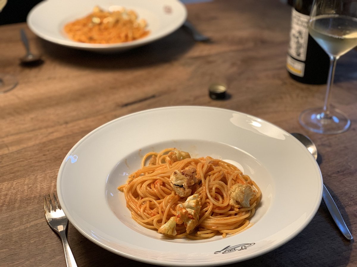 Heute für #ConnectaBern ein Vorgespräch mit <a href="/naomimeran/">naomi</a> geführt und ihren Food-Blog limonrimon.ch entdeckt. Abends stand das hier auf dem Tisch. Sehr, sehr lecker! Die Connecta verbindet eben nicht nur digital. 😋