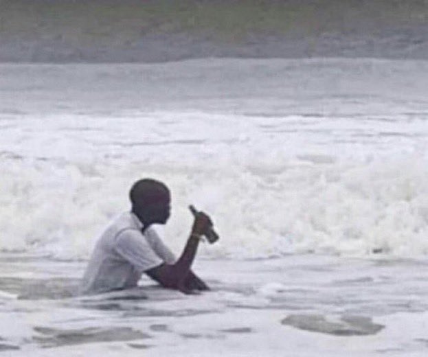 สภาพกูตอนฟังเพลงเศร้าแล้วอินมาก :