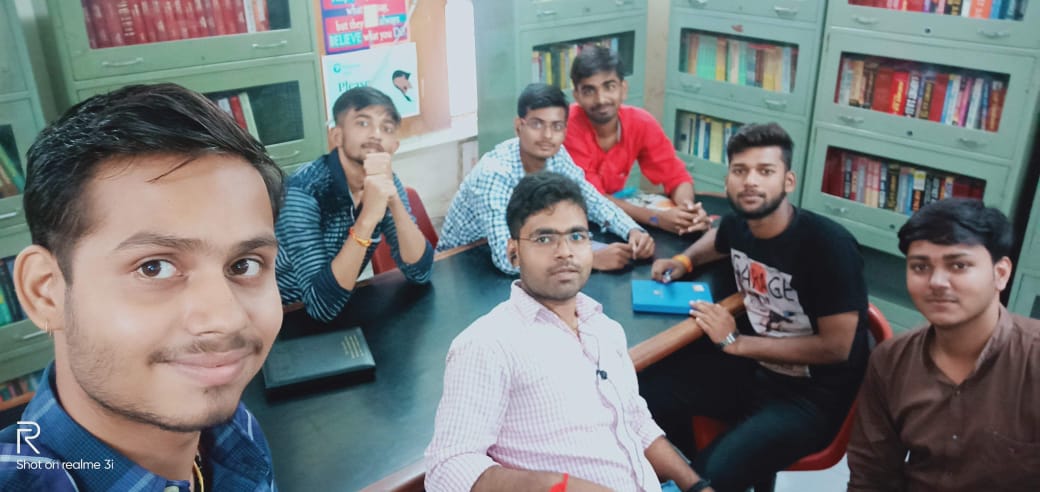 its_chandan_'s tweet photo. खुद को लिखते रहो,
खुद से बेहतर बनते रहो,
किसी को बेवजह सताना नहीं,
बस चुपचाप मंजिल की ओर चलते रहो ।
#entrepreneur #ceo #business #startup #startuplover #camoindia #acex1 https://t.co/FQhvIK1dRT