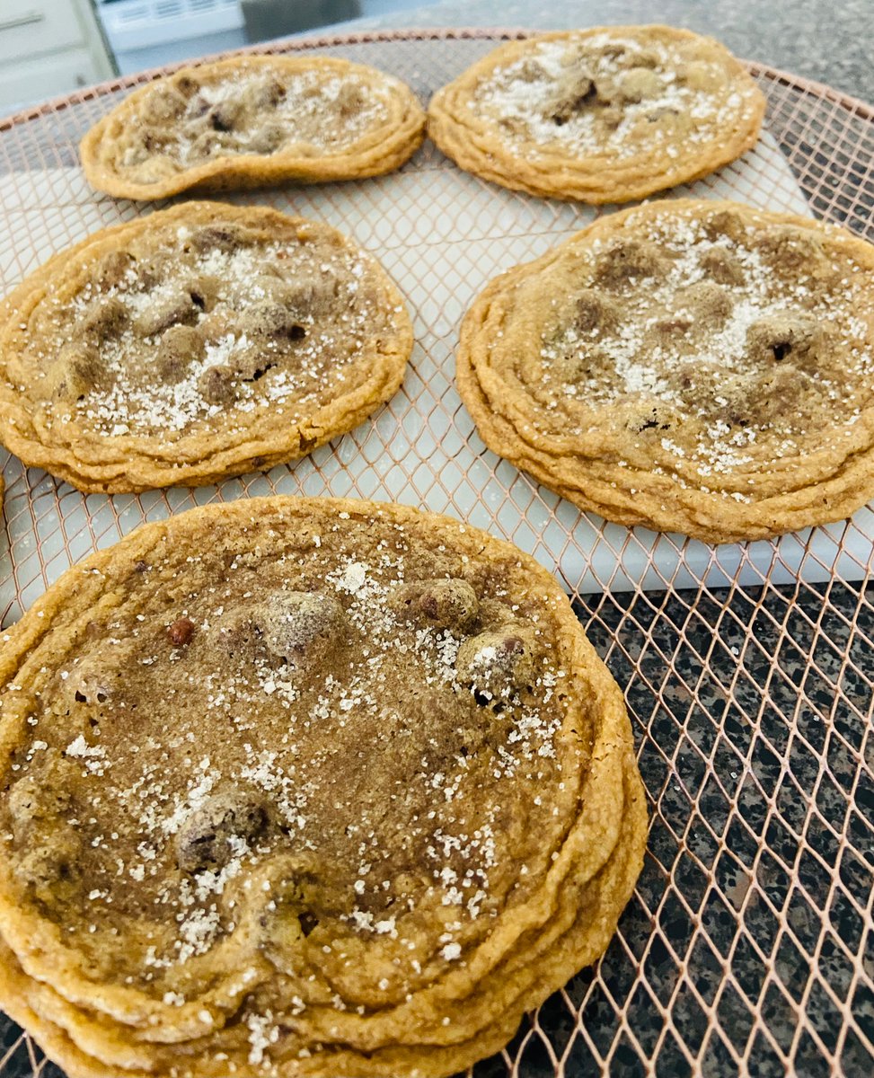 theFOWLISHHOUND's tweet photo. #OldiesButGoodies #CannaCookies #CannabisCommunity #cannabisindustry #cannabissociety #cannabis #cookies #chocolate #chip #Foodie #Foodies #foodphotography #cannabinoids #CBD #thc #full #spectrum #entourage #effect #DLewsionalEATS https://t.co/AEuP3h2onb