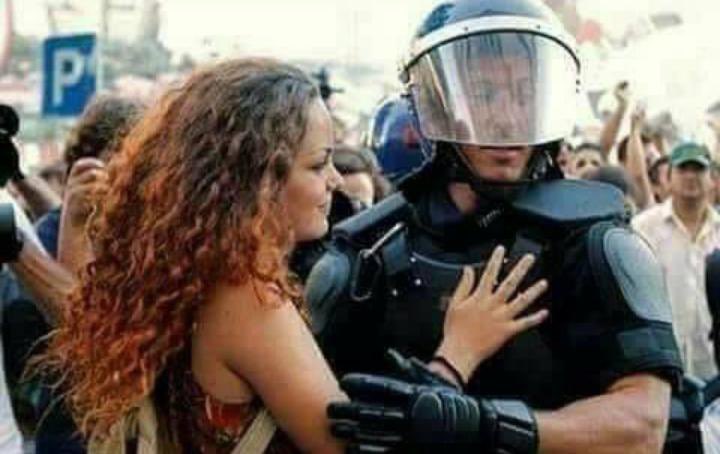 Celebs Hub tweet media