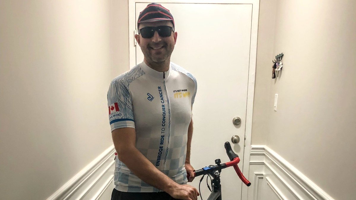 PMResearch_UHN's tweet image. @pmcancercentre&apos;s Dr. Harding before his 140km #TheRide2Conquer trip yesterday