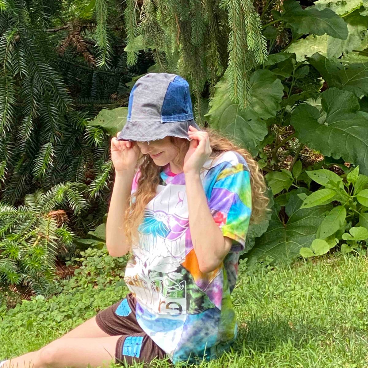 re__inc's tweet photo. Sustainably made with upcycled denim. Ethically created in NYC. We are reimagining trash. Shop the Field of Flowers Patchwork Bucket Hat now. https://t.co/gpm8ZzlEy0 https://t.co/HTaJ3Q0IbW