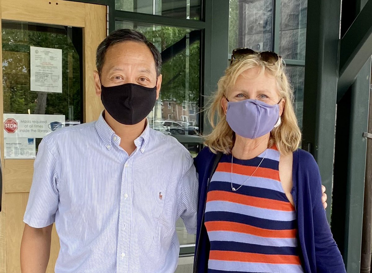 CAALsince1983's tweet image. CAAL donated 16 gallons of hand sanitizer to our beloved @carymemlibrary this morning as part of our continued Covid-19 relief program. The $850 purchase was made possible by generous donations from the community ❤️. #DoOurPart #inthistogether @TownOfLexMA @lexingtonsuper