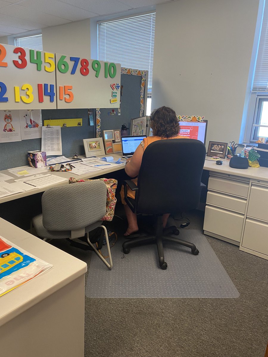 MrsStacyBarry's tweet photo. Today’s the day! @BCPS_VLP students, we are logged on and ready! We couldn’t wait to see you! #bcpsvlp https://t.co/4ImSdL5K12