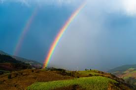 льется дождь и радуга. пейзаж с радугой. красивая радуга. дождь для радуги. "пейзаж с радугой" роберт данкансон.