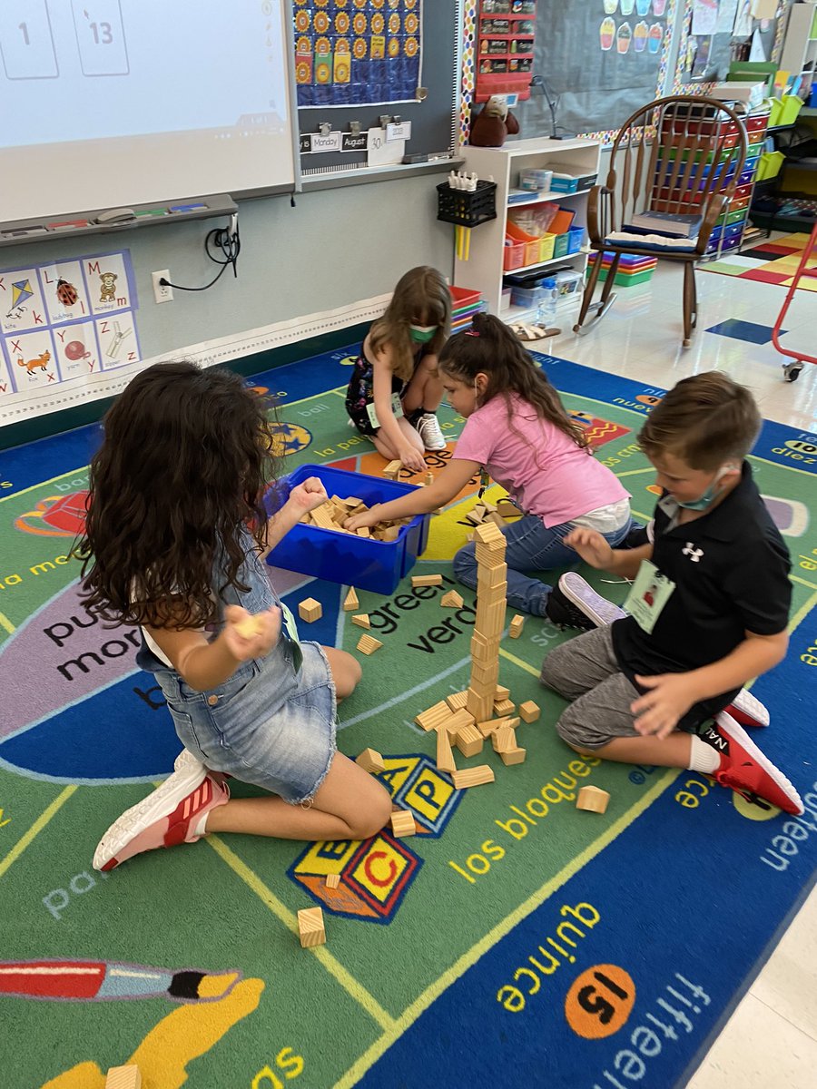 mrsconroyjtps's tweet photo. We began #mathcenters today, too! We explored math materials and thought about what we can do and make with them. We talked about how they will be helpful to us in different ways throughout the year #mathworkshop #firstgrade #ConroyCrew https://t.co/FfuA7SdlWk