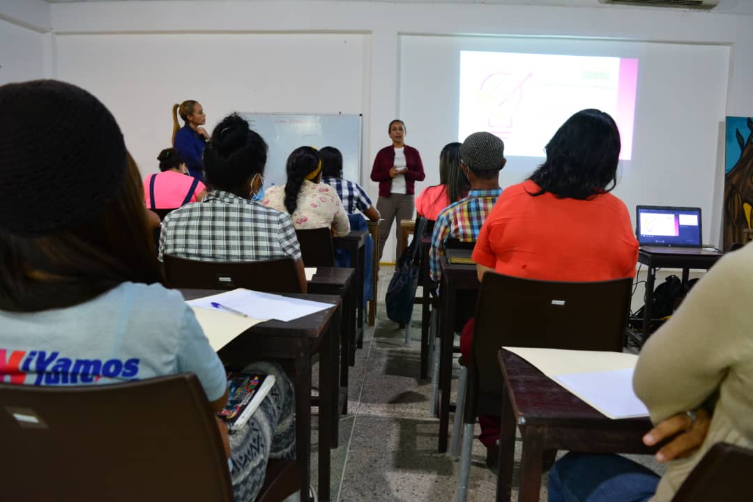 leudysgonzalez's tweet photo. #30Ago Ya en @MonagasEmprende se desarrolló el Taller de Formación para Emprendedores, el pasado sábado 28 y domingo 29 de agosto. Seguros del camino que hemos elegido, seguimos trabajando para #Monagas
#FlexibilizacionConsciente
#TrabajoJuntoAlPueblo https://t.co/BOr5AQDP4X