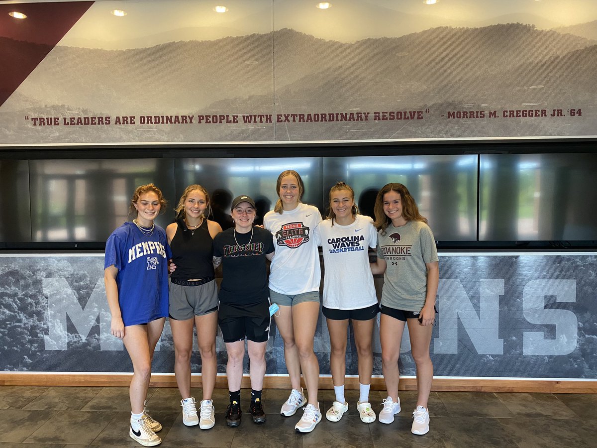 RoanokeWBB's tweet photo. MAROON MONDAY:  They are heerrree!!!!! Missing Peyton and Brynlee in this photo - but Lets Go Maroons!!!! https://t.co/IIKXlb0Hdo