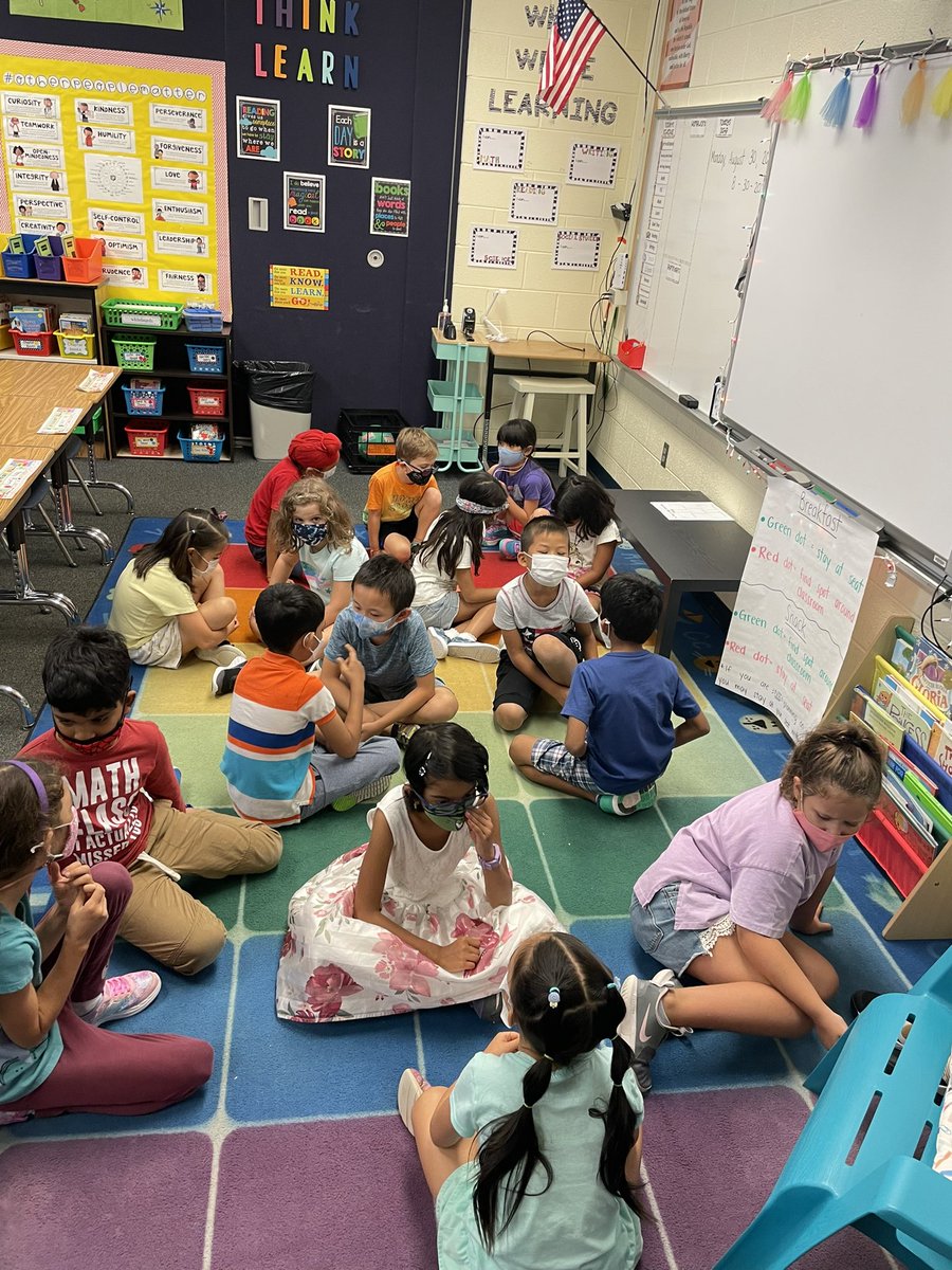 MrsHudec's tweet image. Practicing turning and talking to share about what we read today during independent reading 😊📚 #learningroutines @FlorisSchool