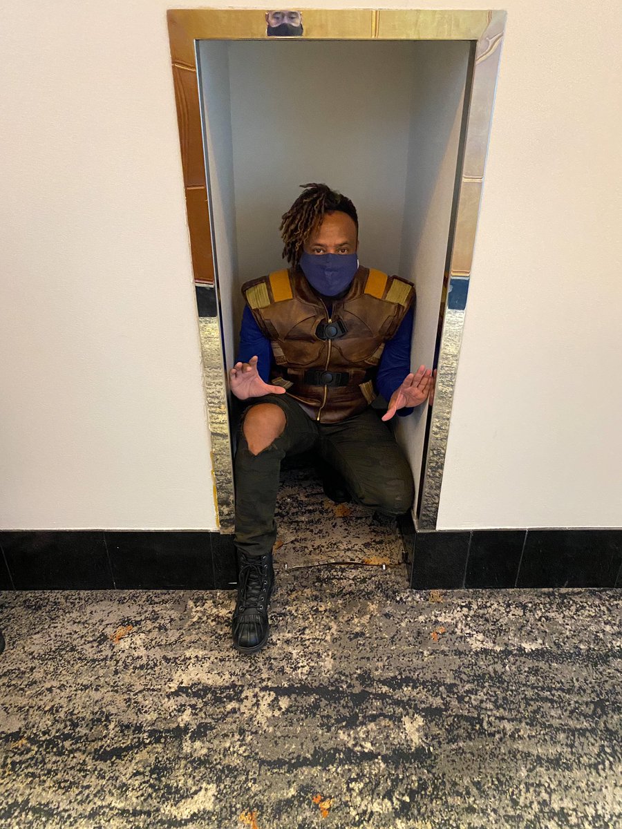BarrFoxx's tweet photo. Sometimes you may feel that the walls are closing in on you, but they will never crush you, because you are #RESILIENT!
#cosplayyourway #killmongercosplay #cosplay #rangerstopandpop #barrfoxx #survivor #AboveAndBeyond #marvel #blackpanther https://t.co/l1HgmLy2XC