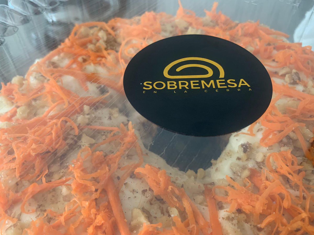 Bizcocho de zanahoria😋 $40 para ordenar 787-344-5636