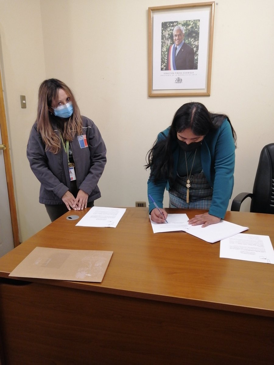 moyrartamborino's tweet photo. Hoy en #Camiña firmamos convenio para certificación ambiental comunal inicial con @Muni_Camina. Estamos cumpliendo compromiso que todas las comunas de #Tarapacá estén certificadas y adopten su estrategia ambiental comunal. 👏🌍🌱♻️ https://t.co/3HUwbxwTqx