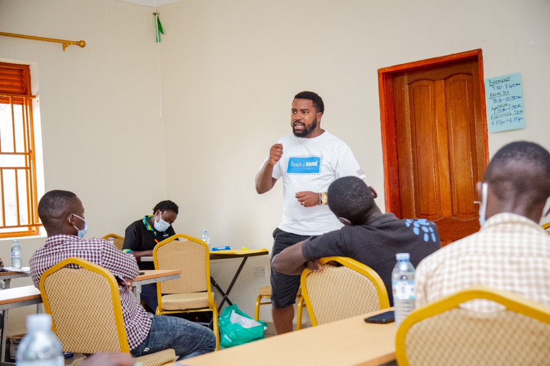 reachahand's tweet photo. Today we were joined by our CEO and founder @humNabimanya in the  #IAM4aBetterLife peer training in Mbarara.

While speaking at the event, he urged the peer educators to use the skills acquired from the training to address the rise of SRHR -related issues in their communities. https://t.co/OClEWI8xGa