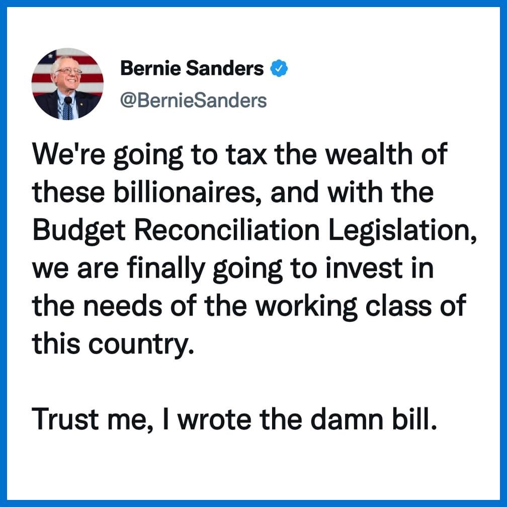SocialWorkItOut's tweet photo. #BernieIsBae ❤️ 🧤🧤 https://t.co/zm7ki0U0Dx