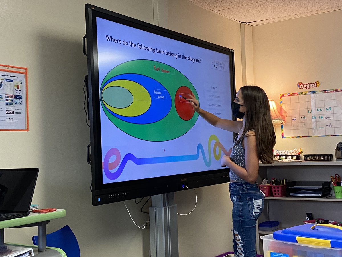 felg54's tweet photo. I love when students take the lead to explain what they know! #FrostStrong #WeAre54 https://t.co/VX0TO2uEj8
