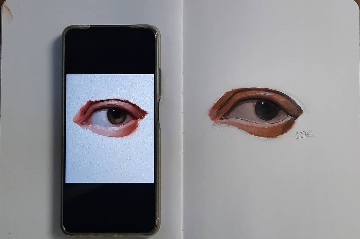 iamathinkerr1's tweet photo. Reference vs acrylic painting 👁🎨🖌️I tried to paint acrylic like oil painting 🤭 hope you like it ❤😊 
Reference from @pinterest  
#realisticpainting #realisticeye #acrylicpainting #hyperrealistic #hyperrealism #oilpainting #oilpaintings https://t.co/vj76iXxBqo