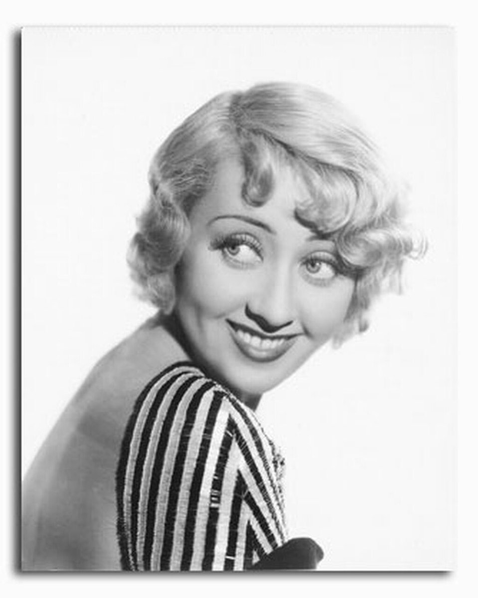 JayBlotcher's tweet photo. Happy 115th birthday today to all- purpose babe, skirt, tomato and swell kid Joan Blondell, née Rose Joan Bluestein on this date in 1906 in Manhattan.
#JoanBlondell #borninatrunk #vaudeville #PreCode @wbpictures https://t.co/gkj4fktECF