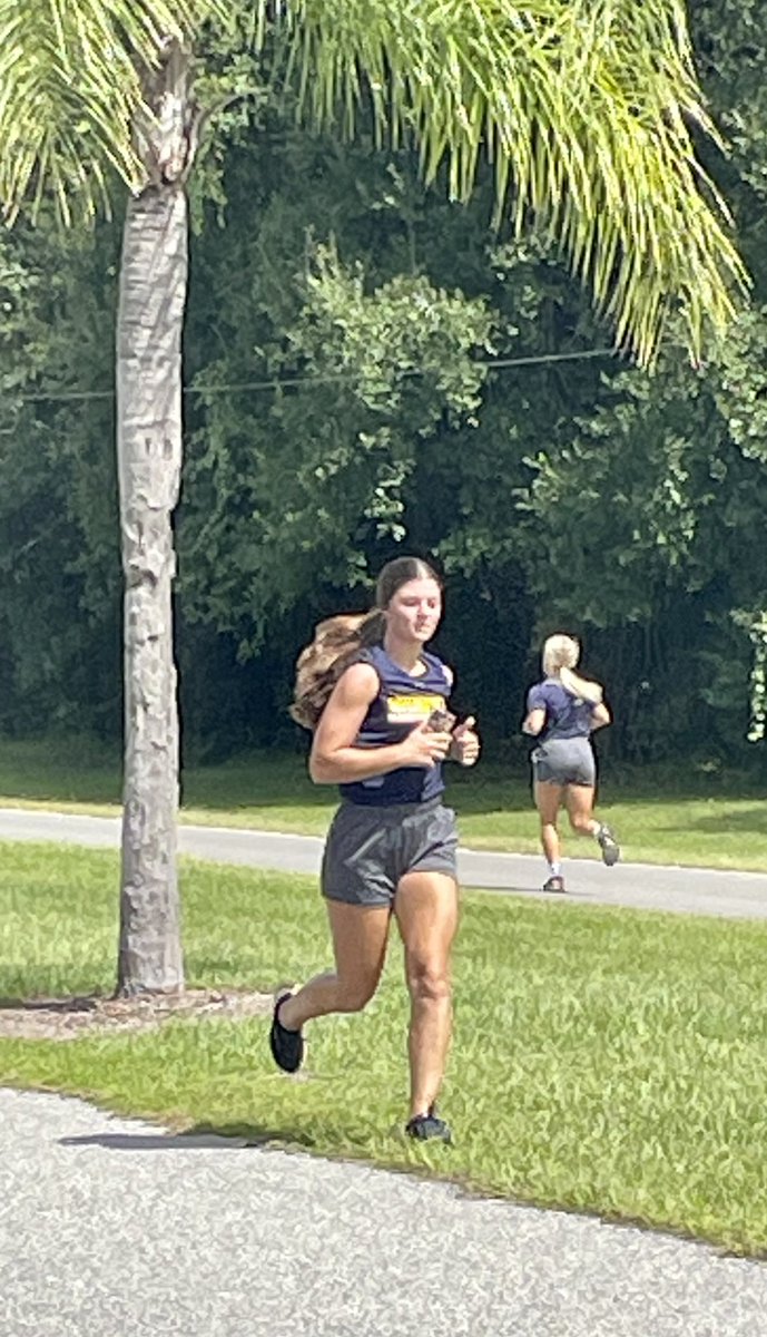 WU_RoyalsSB's tweet photo. 1st mile of the year in the books. #WUSB #2teams1program #Psalm144:1 https://t.co/2r9hraPwsI