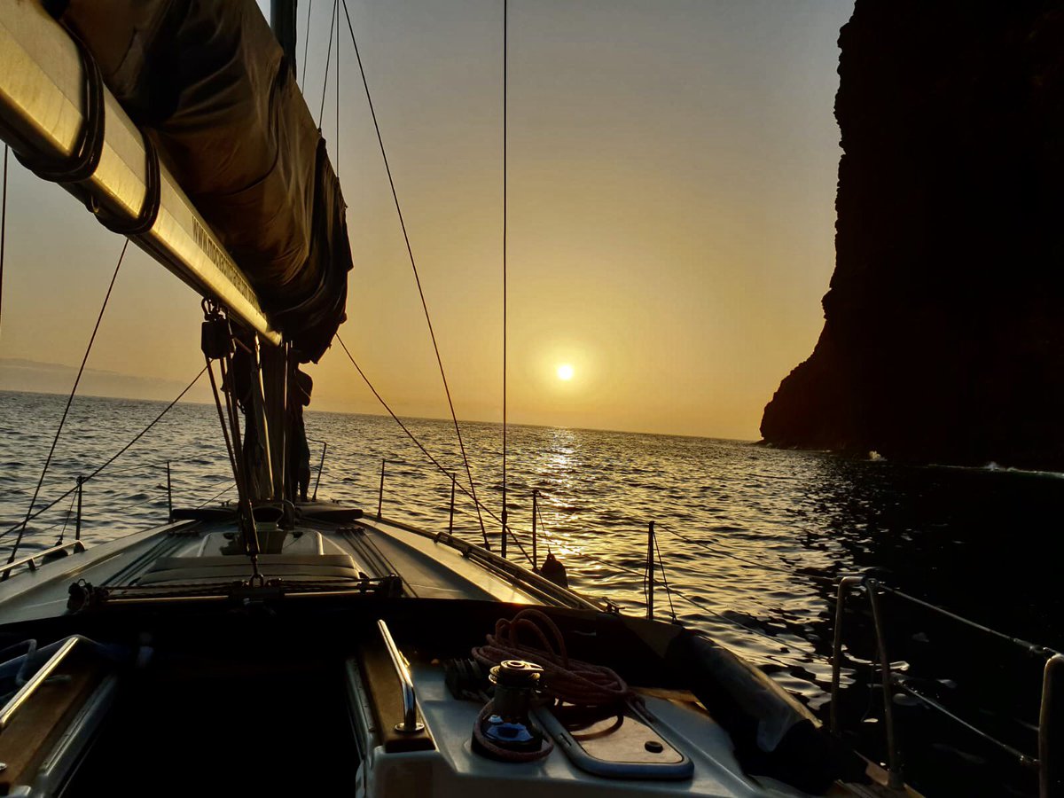 How is your summer going so far?
Me: 🎵🎶Waves 🌊 after waves…waves after waves …🎶🎵
#sunset #losgigantes #atlanticocean #sailinglovers #summer2021