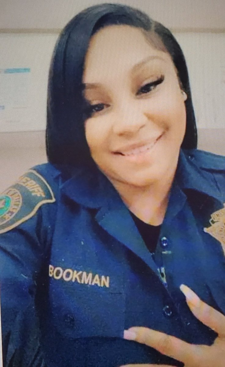 LtMichellWDSD1's tweet photo. We lost 2 Officers...2 weeks ago, unexpectedly. �� This has really been hard on my Unit ( Gill-Hernandez) &amp; Sheriff Department. 
DSO P. Bookman &amp; DSO D. Finney...RIP #dallassheriff https://t.co/Gp6LI8LFNP