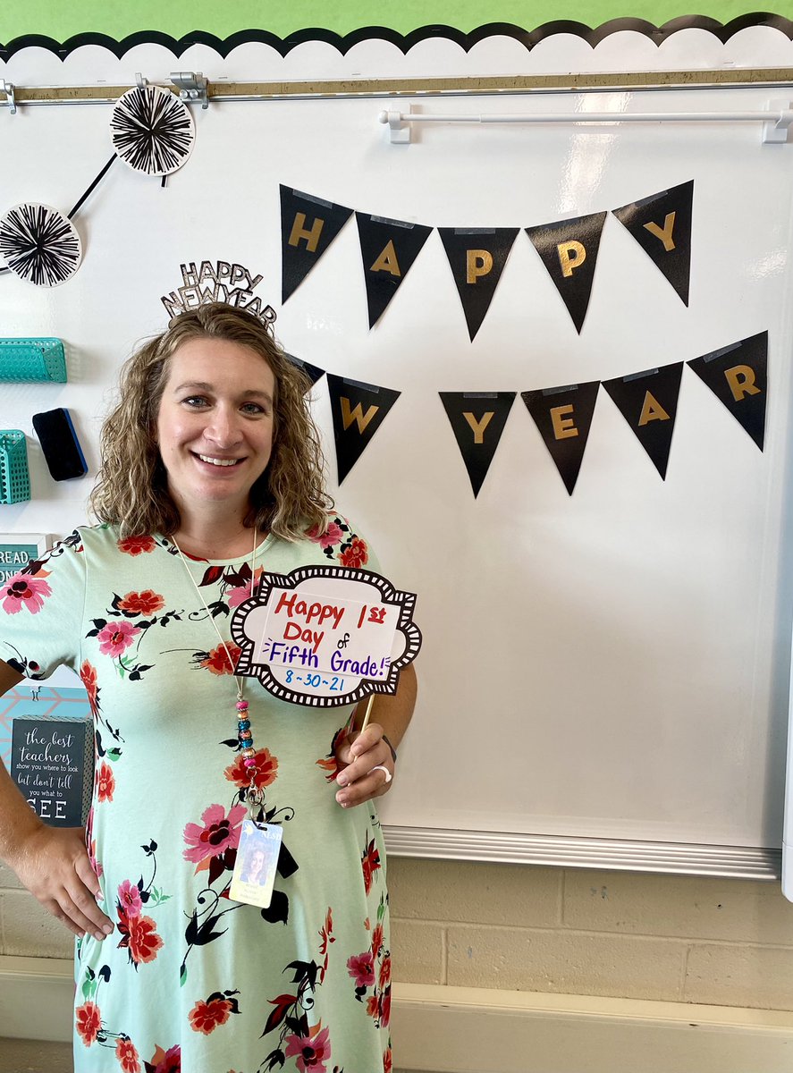 mrshummer2's tweet photo. Happy New {School} Year!🥳 Today was my first day of 5th grade, and we celebrated with a New Year party. Ss also worked together to investigate what makes me ME by following a trail of clues then using inferencing skills. #JTLearns #BackToSchool https://t.co/xDxoCRRuKh