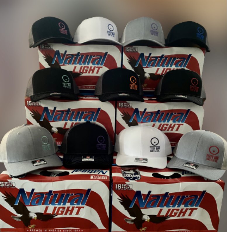 anna_catherinee's tweet photo. Natty for days. @naturallight #NattyDaddy #TittyBarCattleCo #MondayVibes #Texas #TittyBar #CattleCo #TittiesAndBeer #MondayThoughts https://t.co/s79jq1aZYa