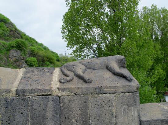 luiza16865774's tweet photo. @armenia Սա «Քարե կամուրջ»-ն է։ Գտնվում է Ալավերդի քաղաքում, Դեբեդ գետի վրա, Սանահինի վանք տանող ճանապարհին: Հայաստանի միջնադարյան կամրջաշինական արվեստի պահպանված նշանավոր կառույցներից է: https://t.co/XyzZ8nHyTC