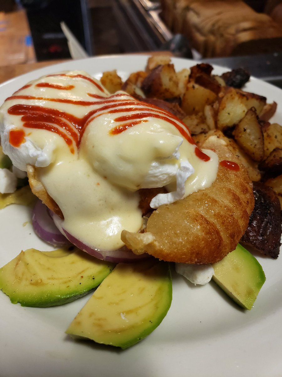 JohnnieBats's tweet photo. This, well this is "Your Brain On Drugs." 2 poached over avocado, red onion, goat cheese and chicken pot stickers topped with sriracha laced Alfredo sauce. Any questions?
.
#foodporn #fiddlestixcafe https://t.co/LzUBYQPWyi