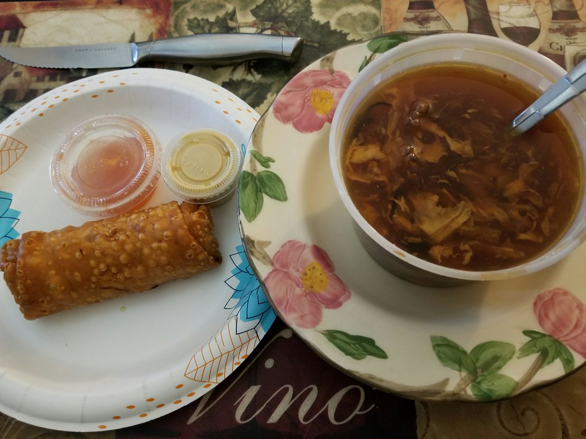 #LunchTime #ChineseFood #Delivery #HotAndSourSoup #EggRoll #Yummy