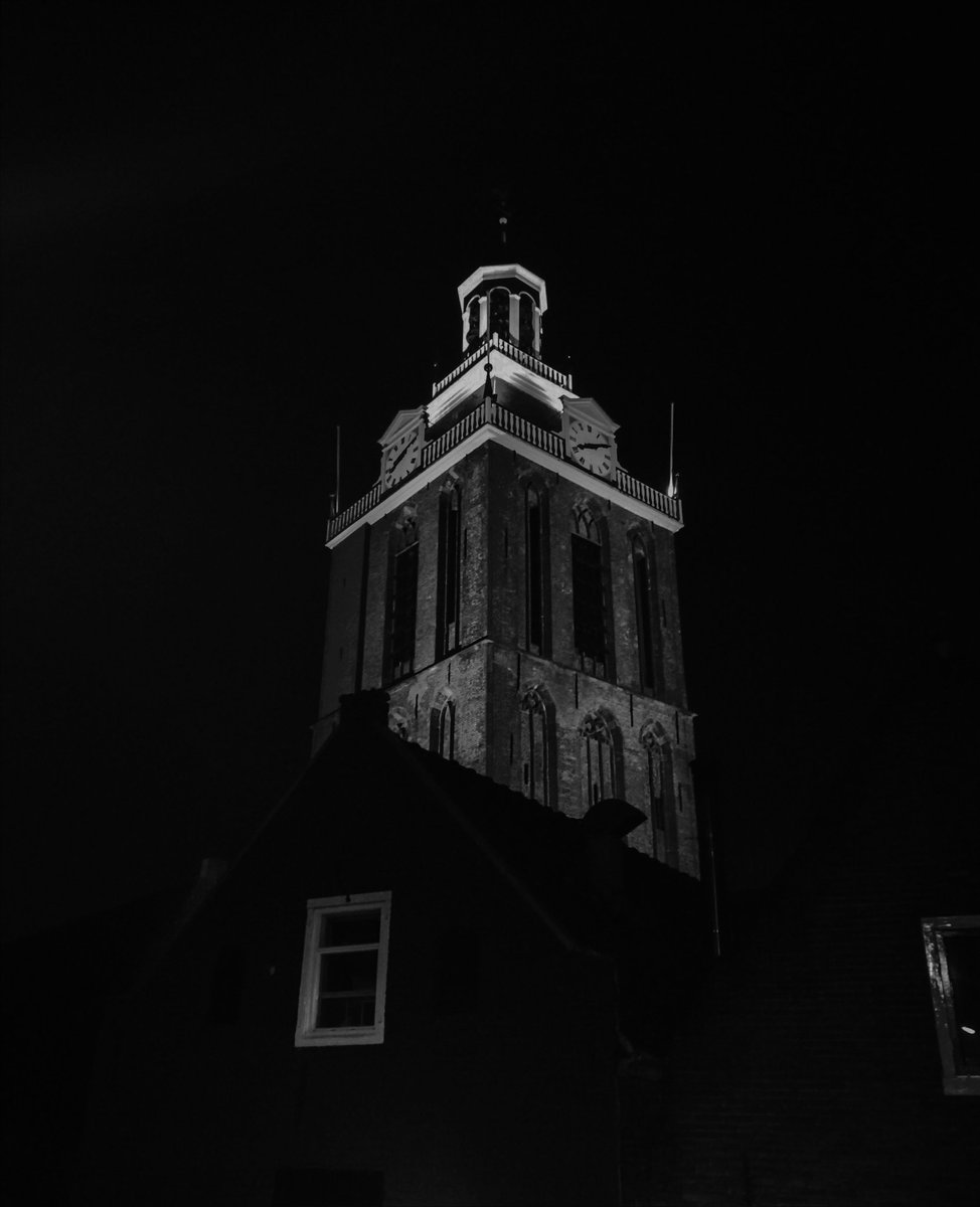 #zwartwit #blackandwhite #noirblance #zwartwitfotografie_nl #blackandwhitephotography #straatfotografie #streetphotography #meppel #meppelcity #iameppel #meppeldiepgeluk #meppelcentrum #drenthe #mooidrenthe #meppelertoren