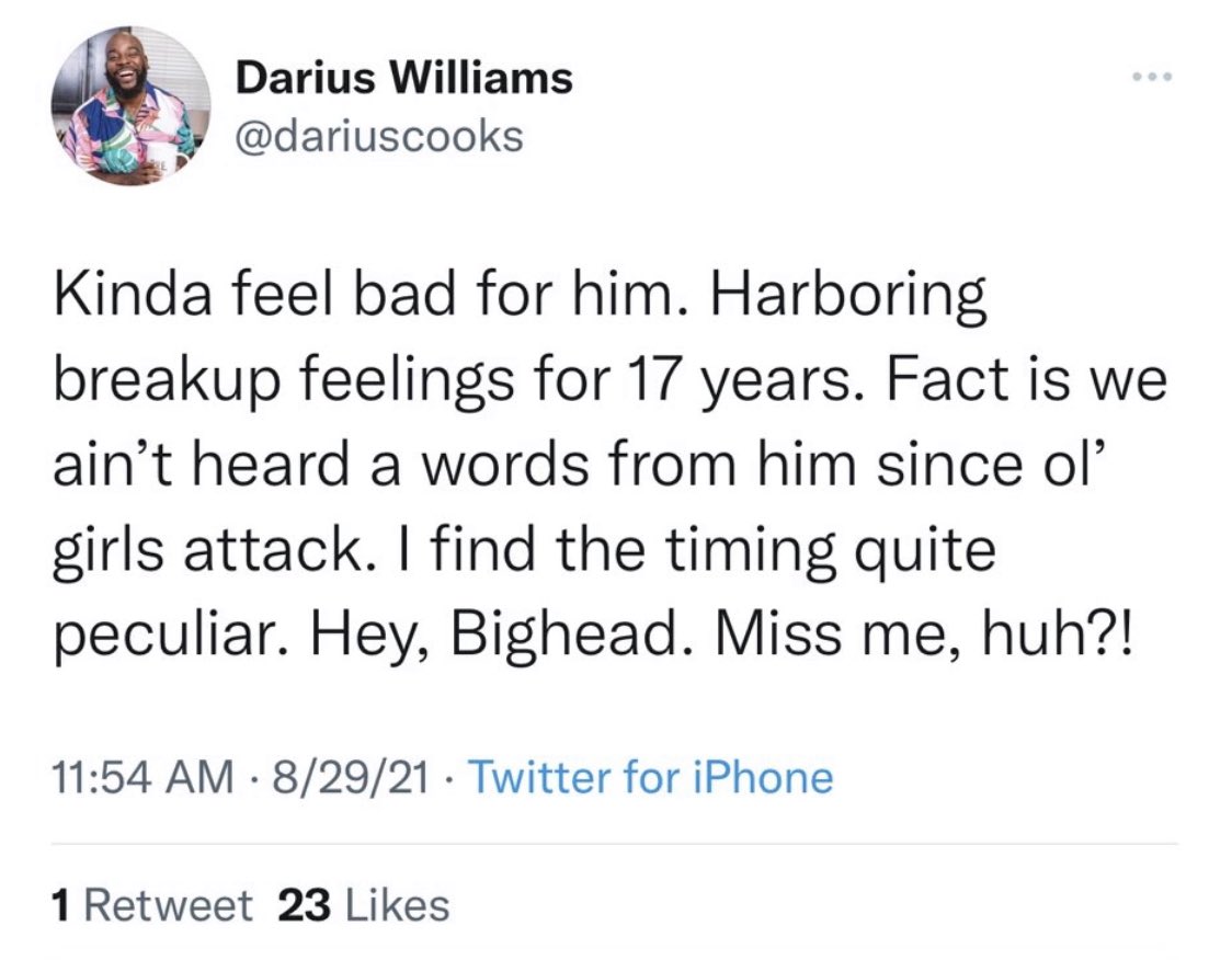 iamvellb's tweet image. #dariuscrooks still gaslighting his DWives. Trying to paint me as da bitter ex! That doesn’t work when I DUMPED HIM 17 years ago and we end up being friends for 8 (EIGHT) years after! Before #dariuscooks #FreshGo scam that charged OVER 200+ random consumers credit cards. 🥴
