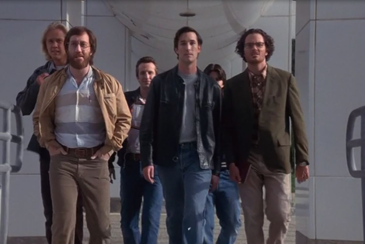 билл гейтс пираты силиконовой долины. пираты силиконовой долины 1999. пираты силиконовой долины 1999. пираты силиконовой долины 1999 обложка. билл гейтс пираты силиконовой долины.