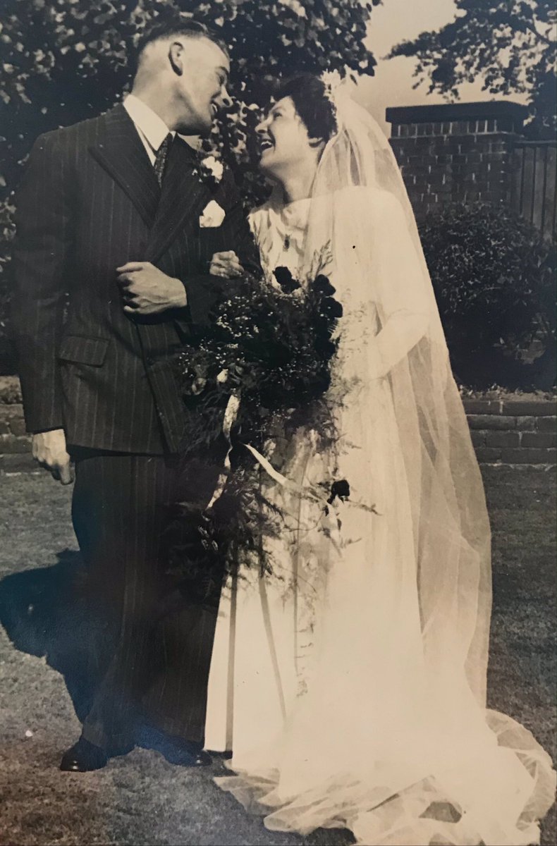 I do love it when a couple look genuinely happy on their wedding day, surprisingly uncommon! ⁠⁠
⁠⁠
#vintageweddingphoto⁠⁠
