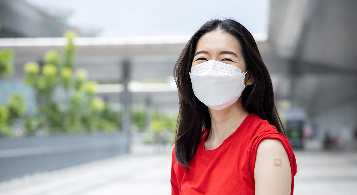 Vaccines protect us all. #COVID19 vaccines are available on campus for students, faculty &amp; staff. Visit <a href="/UCWellCentre/">Student Wellness Services UCalgary</a> or book an appointment w/ Varsity Pharmacy in MacEwan Student Centre. A mobile vaccine clinic will also be coming to <a href="/UCalgary/">U Calgary</a> this fall. ow.ly/cz0O50G15GV