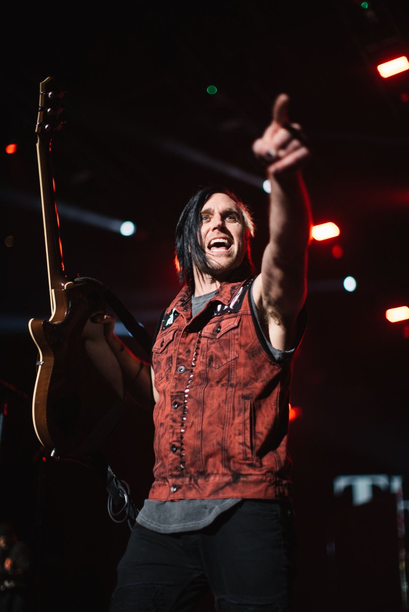 Three Days Grace tweet media