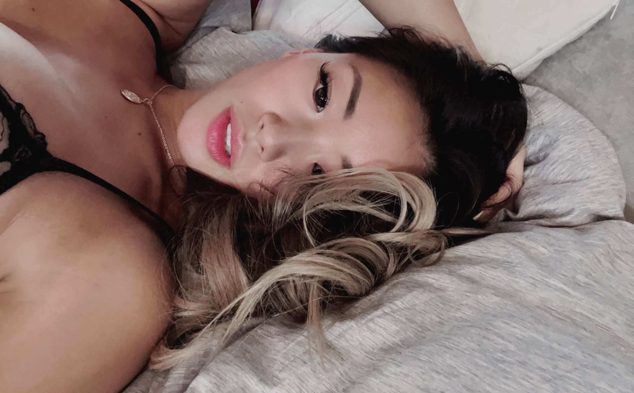 MARYxLEEEE ≛ na platformi X: „honestly, my locked sets on FanHouse just  keep getting better t.cohBegaNDXNj 🤧🤭💓 t.cojkqqYb2tg8”   X