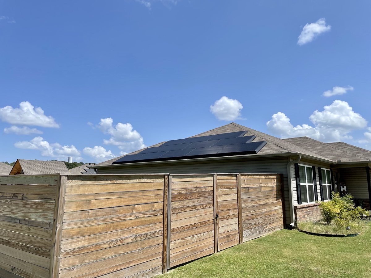 sealsolar's tweet photo. Another beautiful install by our team - this time in Conway! These Tesla panels are sleek, all black, and low profile PLUS they are super efficient!
Interested in your own solar system? Visit https://t.co/DN6p4Vqwvq today ☀️
#GoSolar #ArkansasSolar https://t.co/alfeQf7SpV