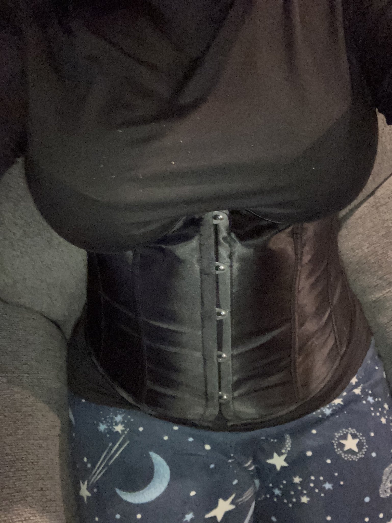 ermmm why does my mlr corset look glitched-😀?