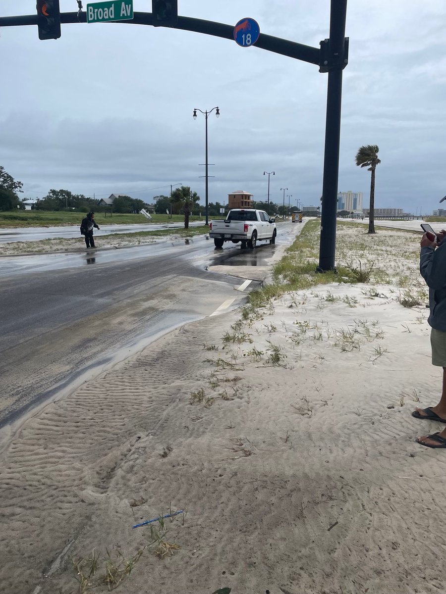 GulfportPolice's tweet photo. The Gulfport Police Department is asking for the community’s help identifying this individual that caused a disturbance earlier today. https://t.co/jIhKGFms52