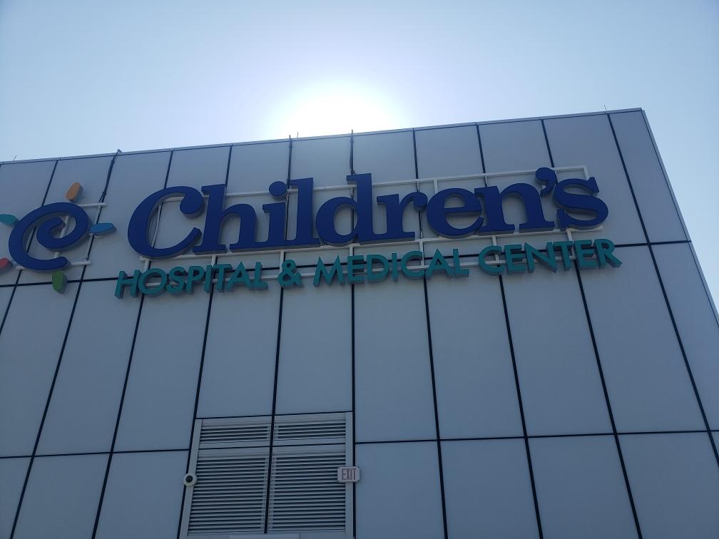 Recently I was able to tour the @ChildrensOmaha facility, meeting its new President & CEO- Chanda Chacón. Children's Hospital hosts a state of the art facility with the mission of improving the lives of children in our great state.