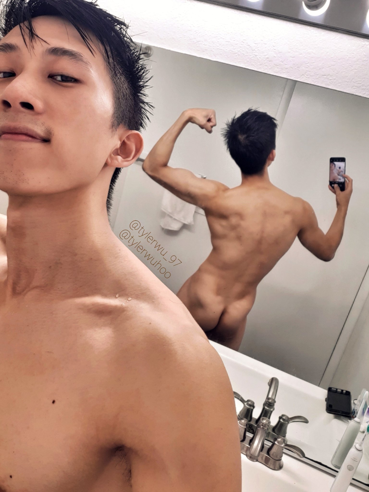 2 pic. Hi to the cute guy who smiled at me at the train station 🥲 https://t.co/oHAvRSjJ9I