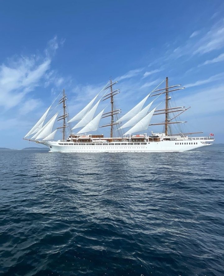 anuskisGQ's tweet photo. Un poco de belleza: el crucero a vela Sea Cloud Spirit visto por @MoraimeT https://t.co/lpkzKj6VgY