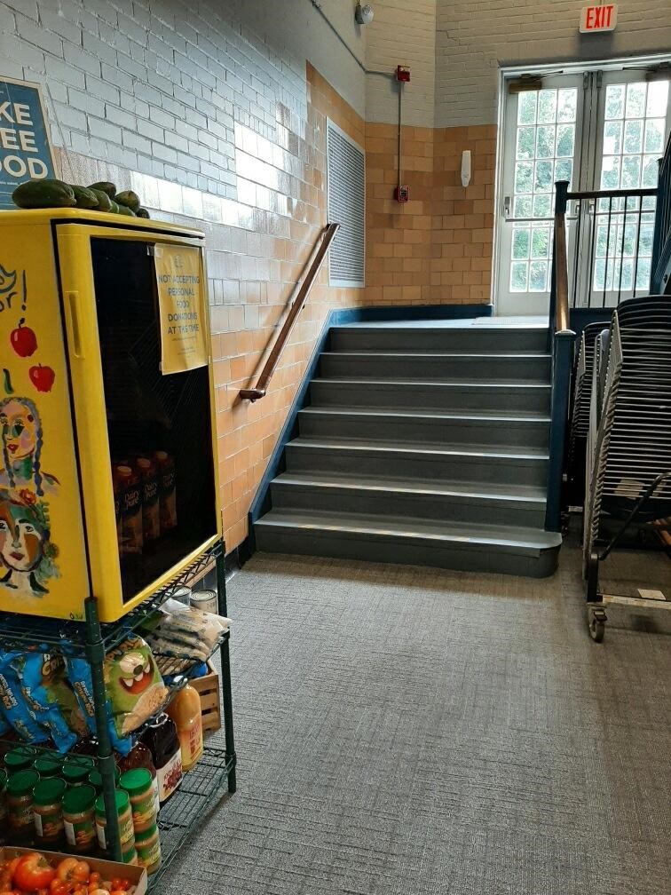 TownofIpswich's tweet photo. Hello Neighbor Fridge at Town Hall!  Offering fresh produce.  Come by today!

For to anyone that may have a light or empty pantry due to food insecurity.  Located on basement level near rear exit. 

https://t.co/n4BiA32B6x

@IpswichPublic @ipswichpl1 @Ipswichpd @IpswichMass https://t.co/swDu7k8Hqs