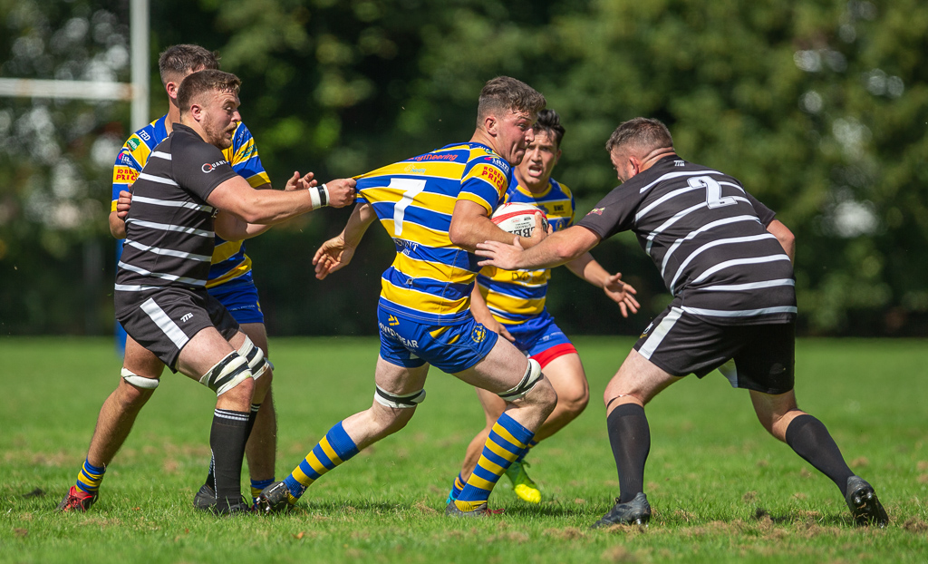 Sparryphoto's tweet image. All images now up from Saturday's @MonmouthRFC vs @PillHarriersRFC clash, which saw Pill take a hard fought 23-37 away win.

All up at sianparry.com/Sport/Rugby/Me…

@WRU_Community @welshclubrugby